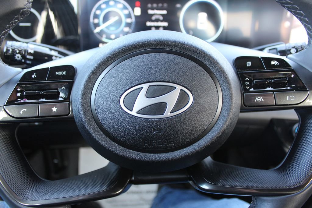 Used 2025 Hyundai Elantra SEL image 26