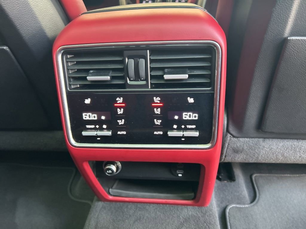 Used 2022 Porsche Cayenne w/ Premium Package Plus image 28