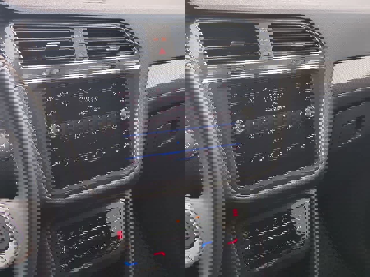 Used 2022 Volkswagen Tiguan SE image 26