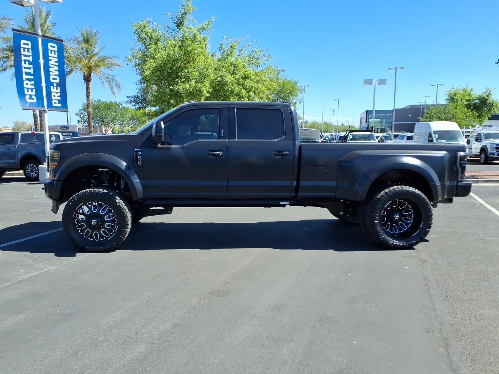 Used 2022 Ford F450 Platinum w/ FX4 Off-Road Package AWD/4WD image 7