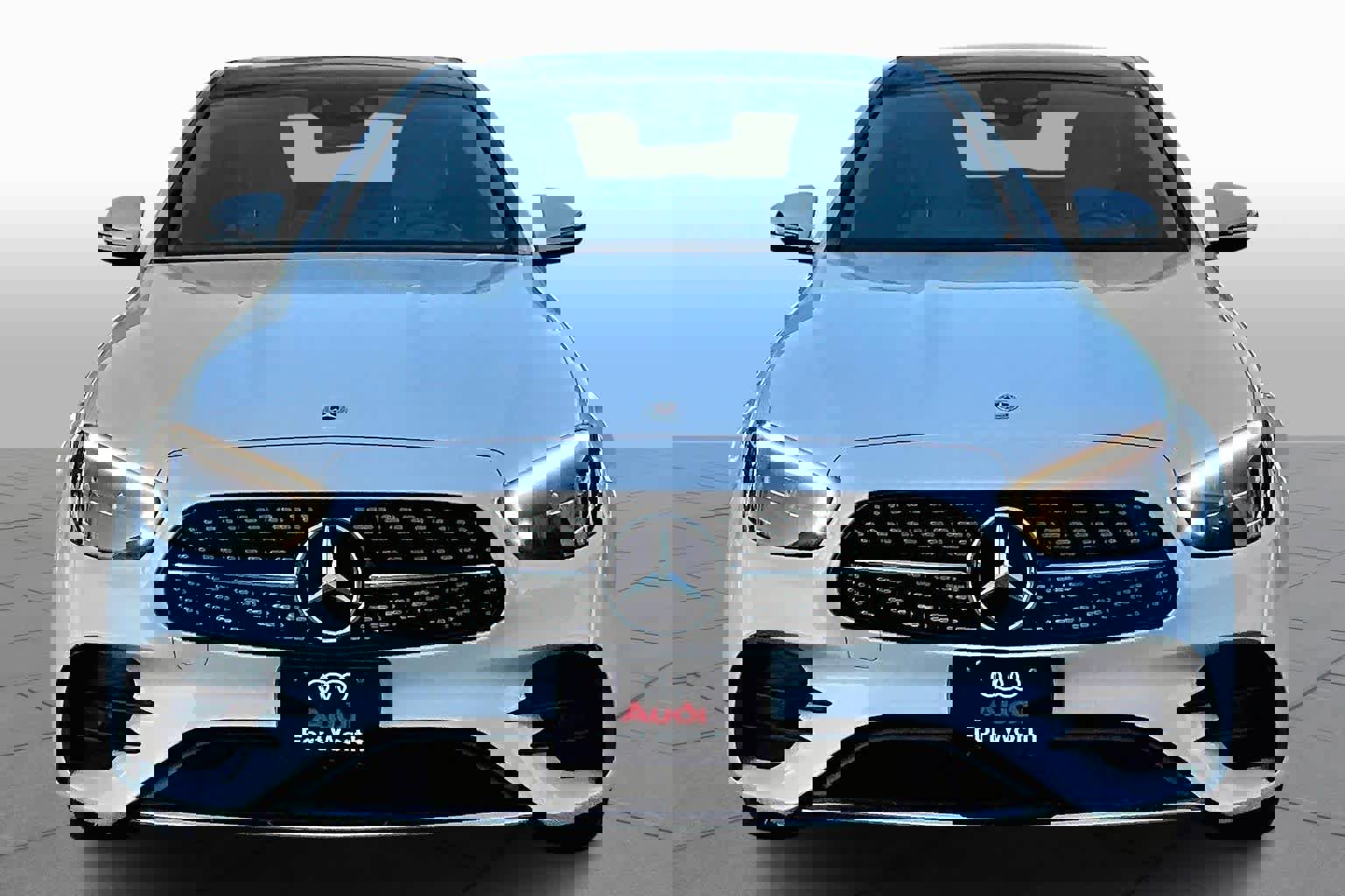 Used 2023 Mercedes-Benz E 450 4MATIC Sedan image 4