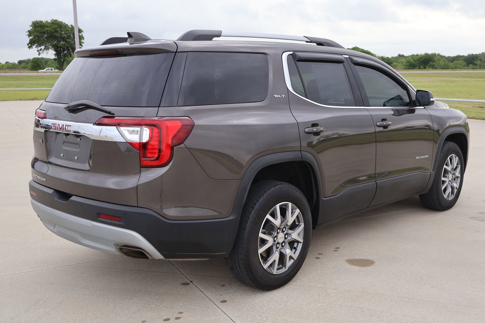 Used 2020 GMC Acadia SLT FWD image 7