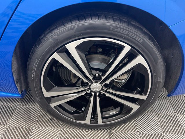 Used 2023 Nissan Sentra SR w/ SR Premium Package FWD image 9