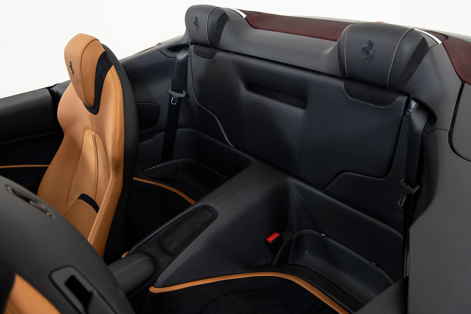 Certified 2025 Ferrari Roma Spider image 32