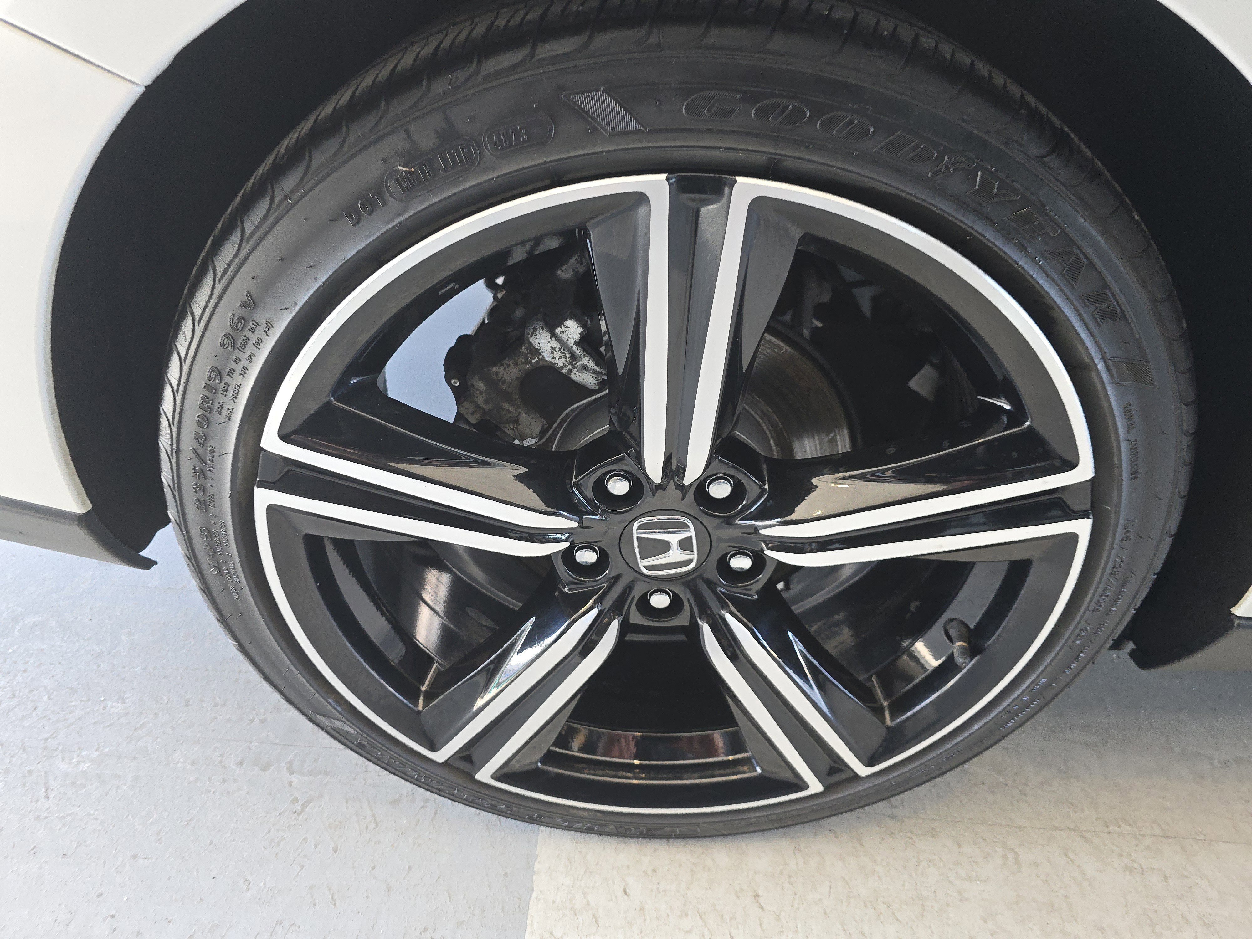 Used 2024 Honda Accord Sport image 9