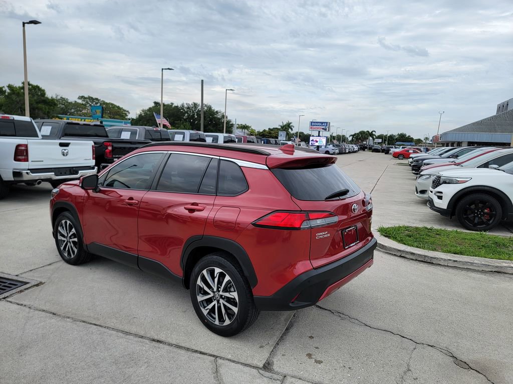 Used 2023 Toyota Corolla Cross XLE w/ Convenience Package AWD/4WD image 3