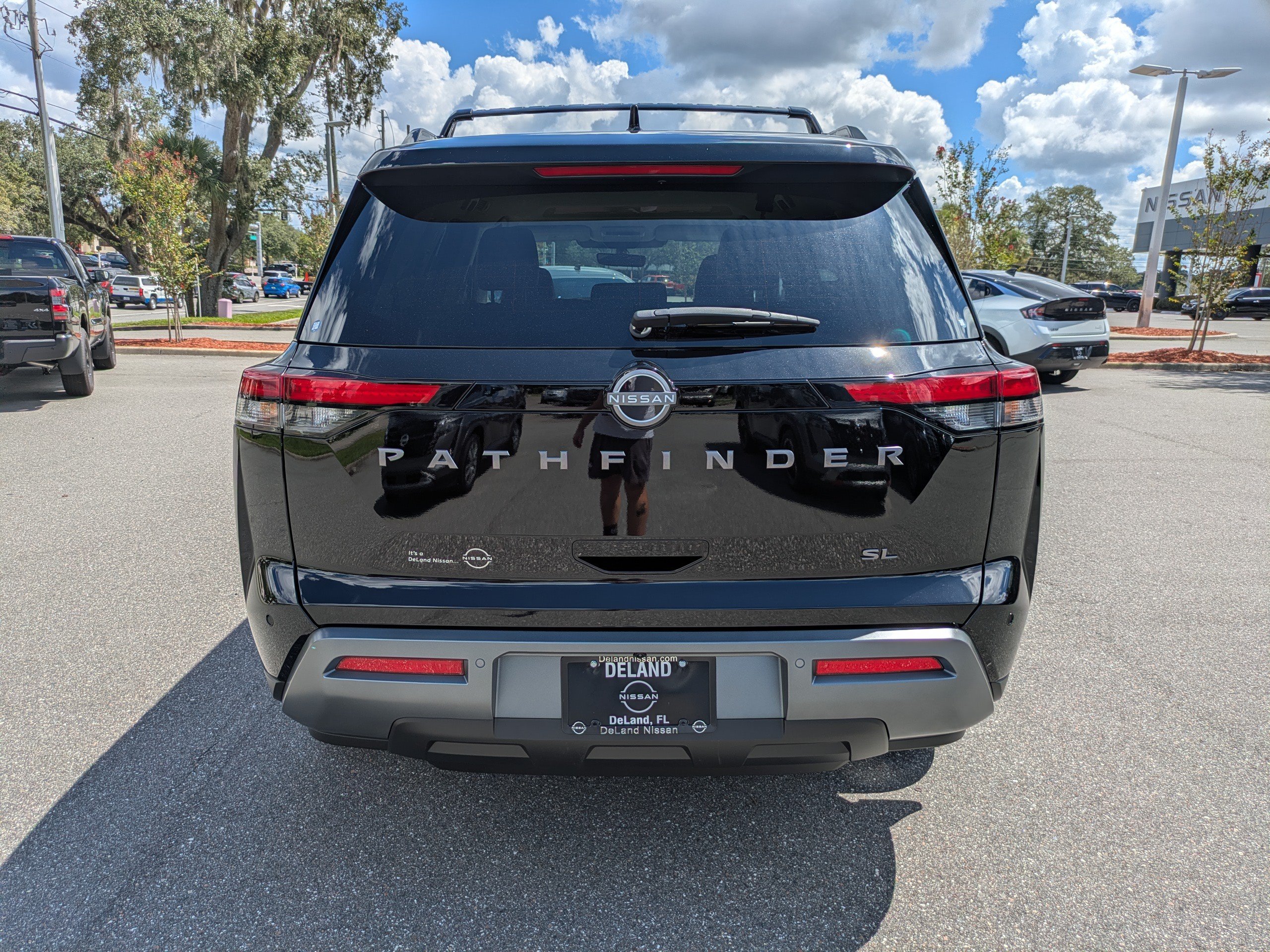 New 2026 Nissan Pathfinder SL FWD image 5