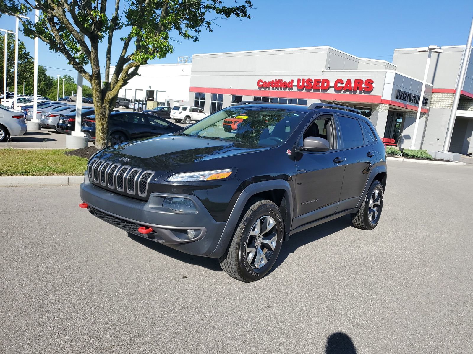 Used 2014 Jeep Cherokee Trailhawk w/ Leather Interior Group AWD/4WD image 2