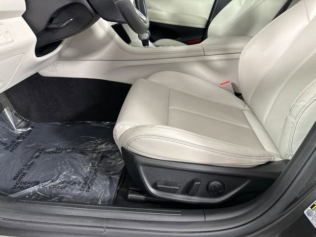 Used 2025 Genesis G70 2.5T RWD image 18