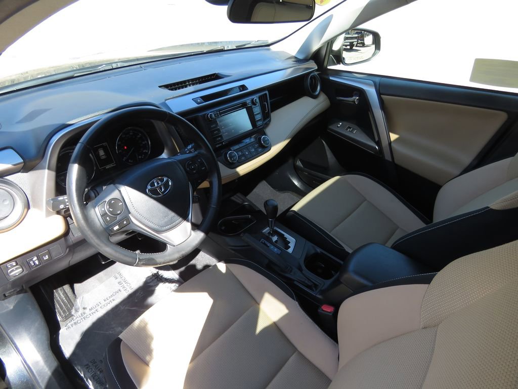 Used 2017 Toyota RAV4 XLE w/ Carpet Mat Package AWD/4WD image 11