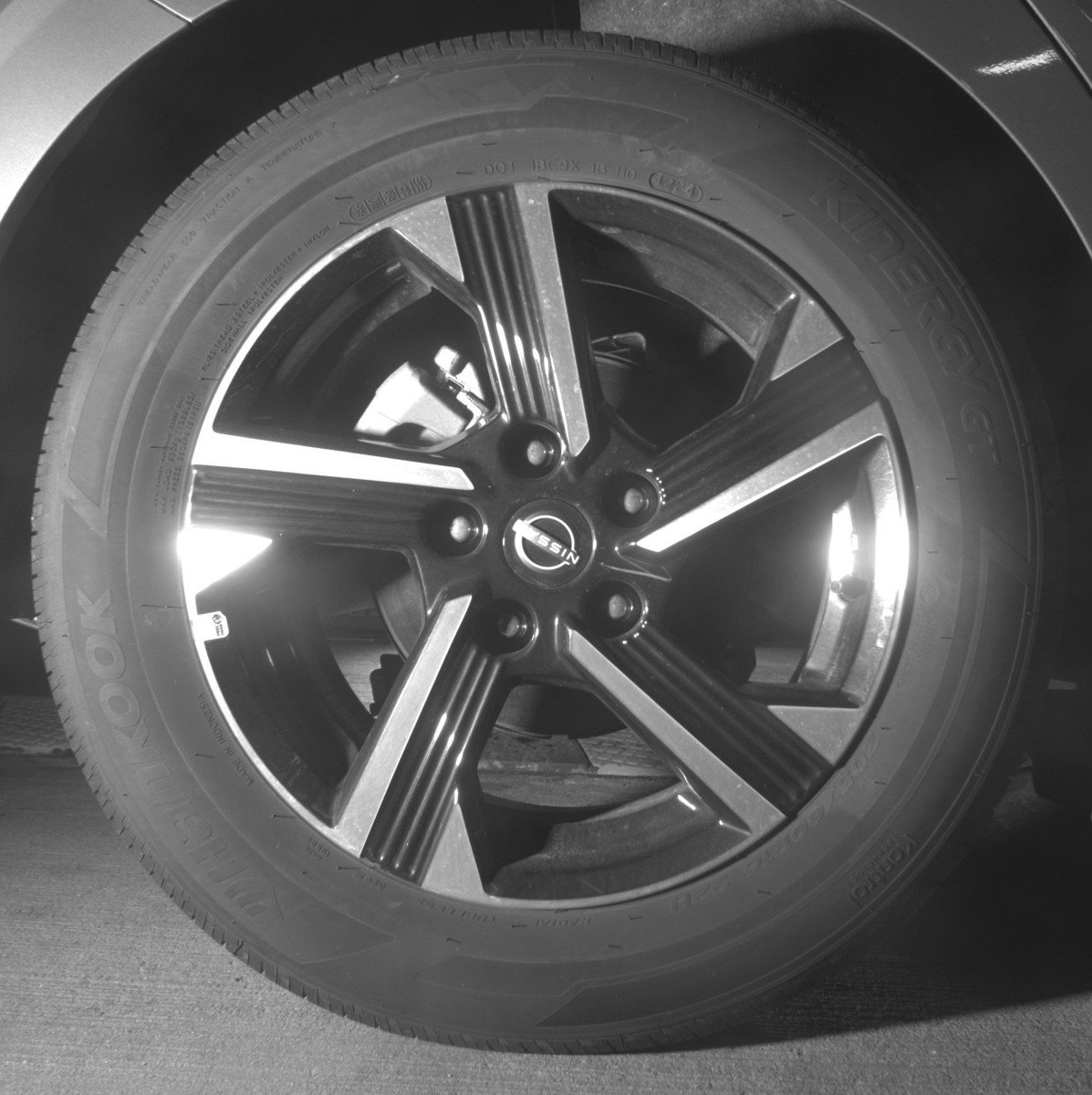 Used 2025 Nissan Sentra SV FWD image 15