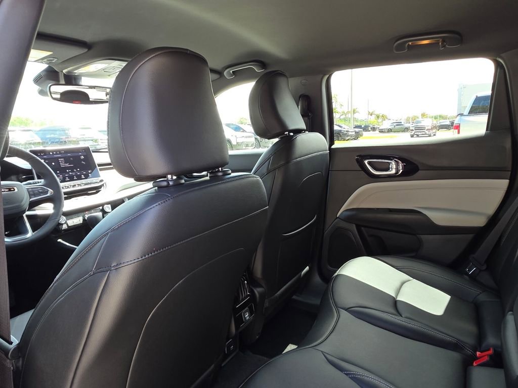 New 2026 Jeep Compass Limited image 9