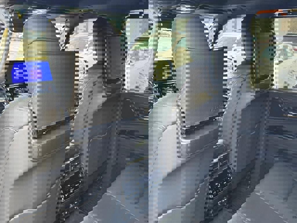 Used 2024 Lexus LX 600 4WD w/ Luxury Package image 15