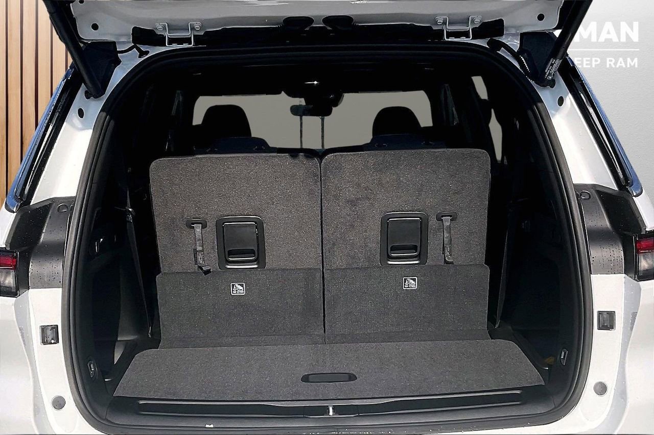 New 2025 Jeep Grand Cherokee L Laredo w/ Luxury Tech Group I image 25