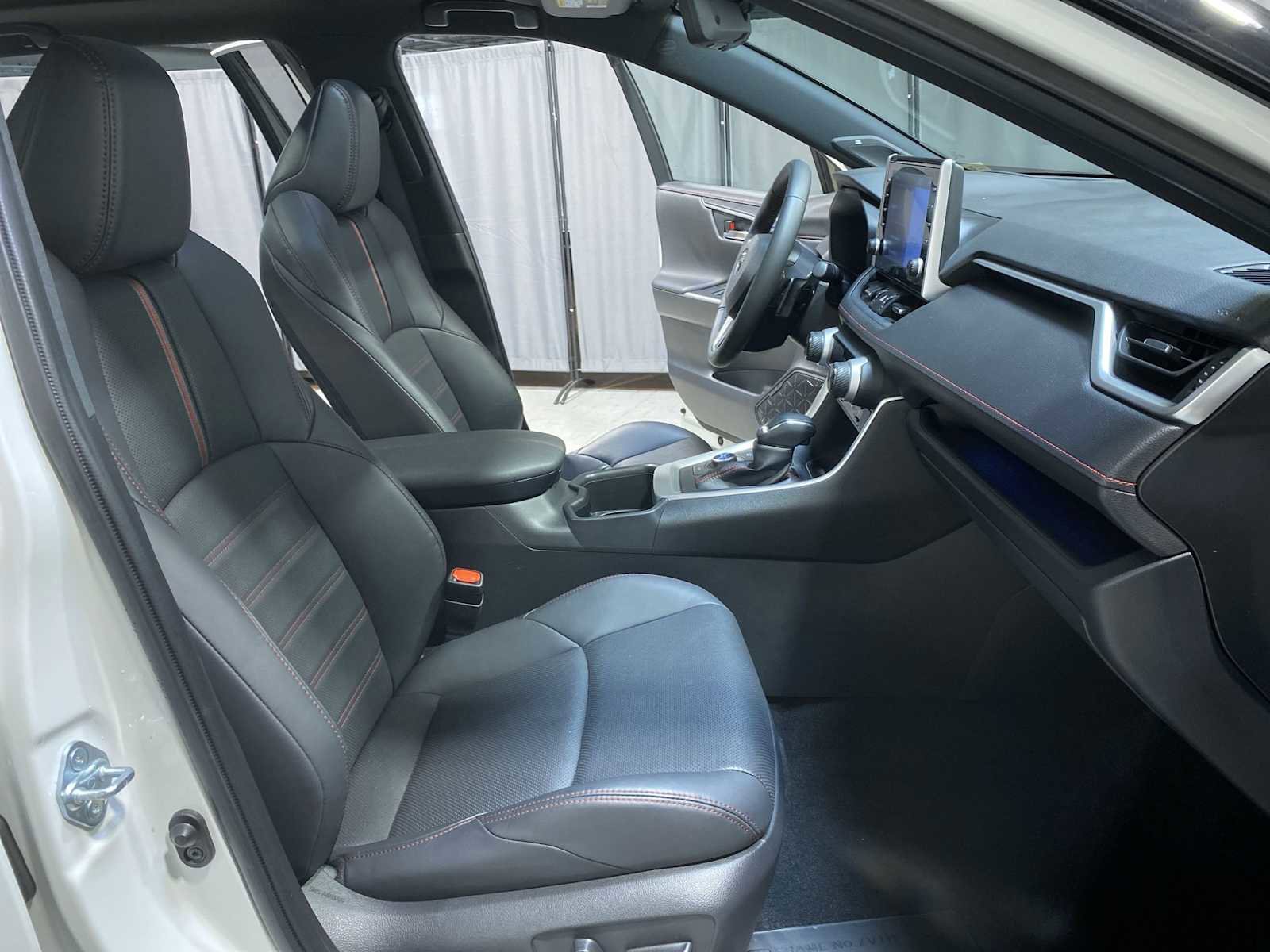 Used 2022 Toyota RAV4 XSE w/ Premium Package image 14