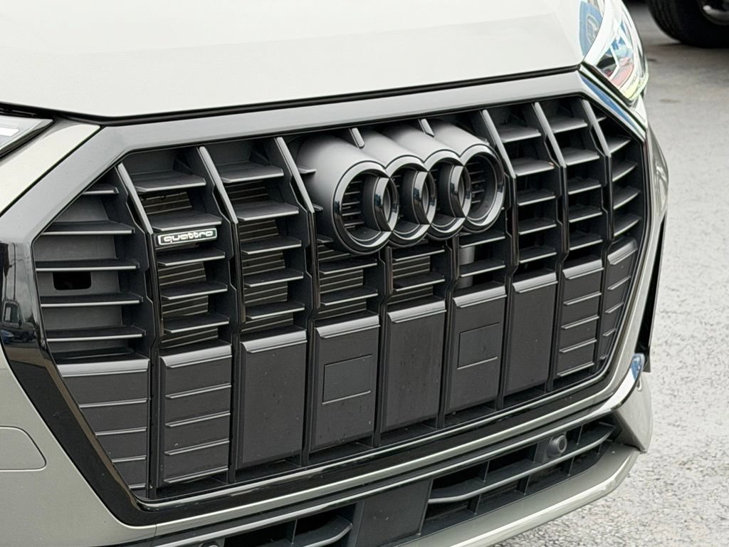 Used 2024 Audi Q3 2.0T Premium w/ Convenience Package AWD/4WD image 27