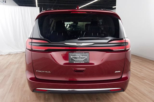 Used 2022 Chrysler Pacifica Touring-L AWD/4WD image 4