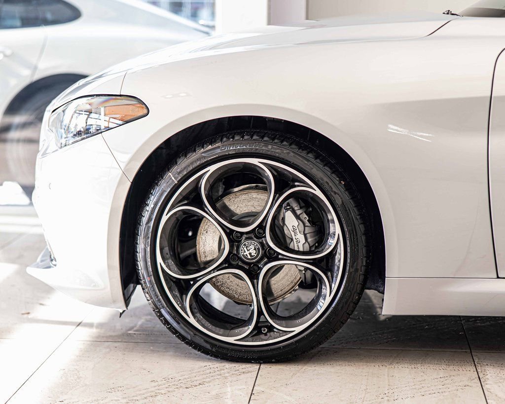 New 2025 Alfa Romeo Giulia AWD w/ Driving Assist Package image 8