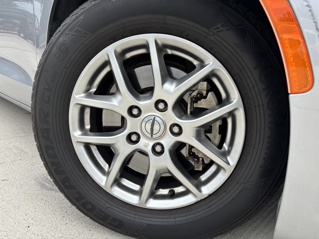 Used 2021 Chrysler Pacifica Touring w/ Cold Weather Group FWD image 7