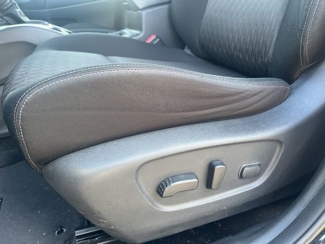 Certified 2019 Nissan Rogue SV w/ Premium Package image 9