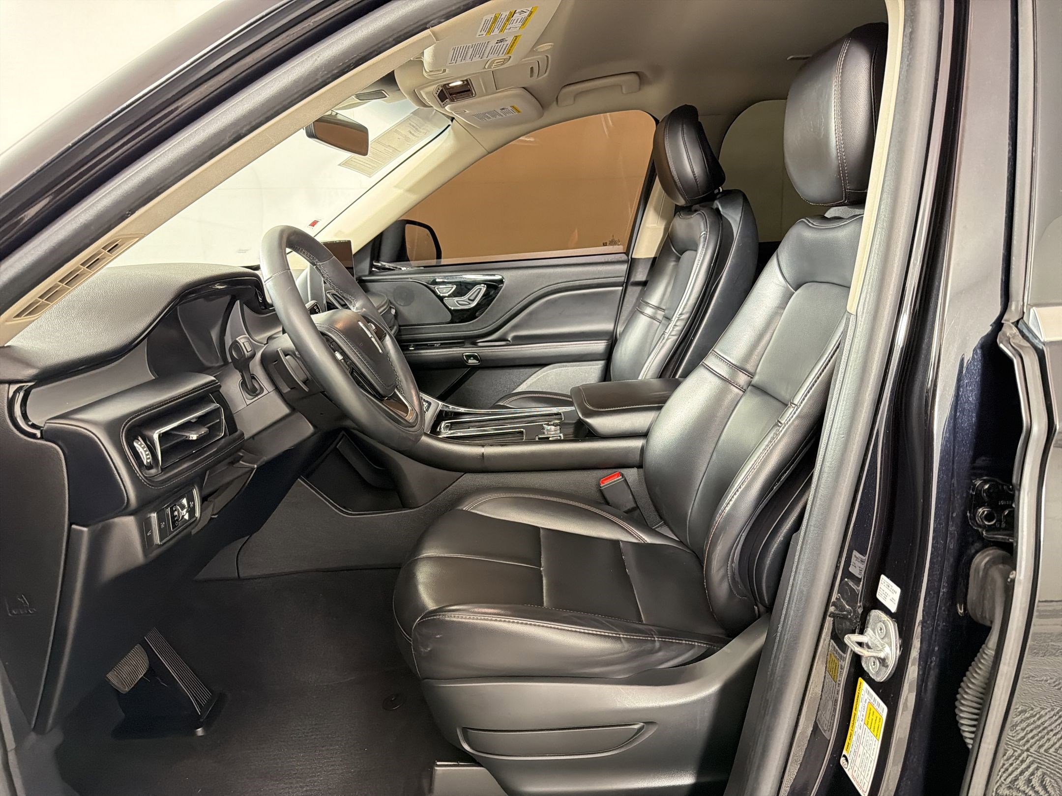 Used 2020 Lincoln Aviator 2WD image 5