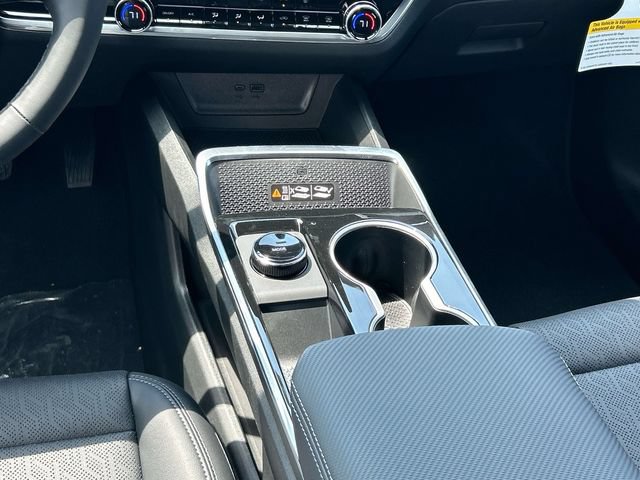 New 2027 Chevrolet Equinox LT w/ Convenience Package II FWD image 17