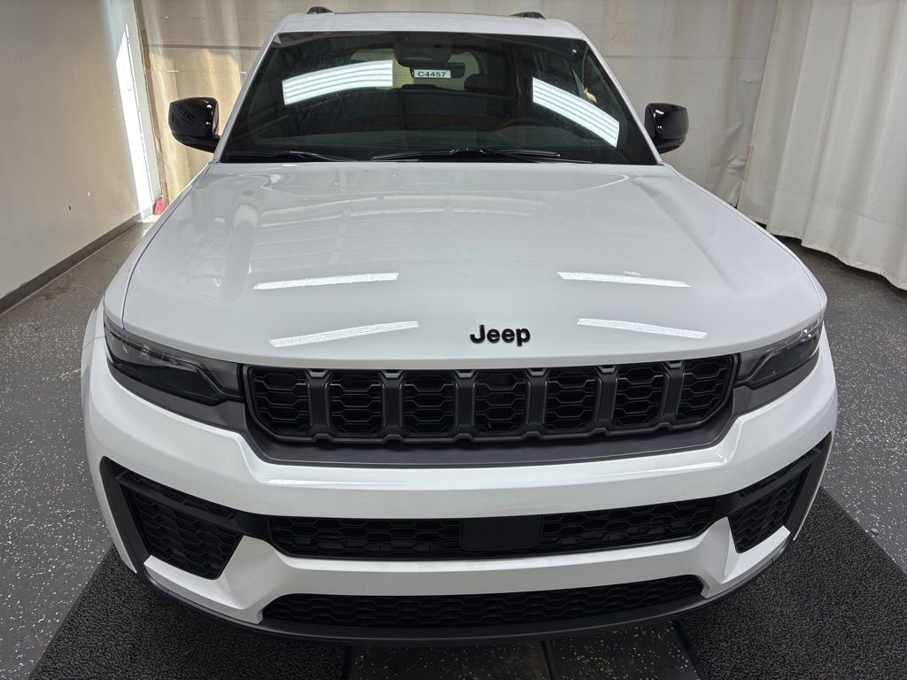 New 2026 Jeep Grand Cherokee Altitude AWD/4WD image 2