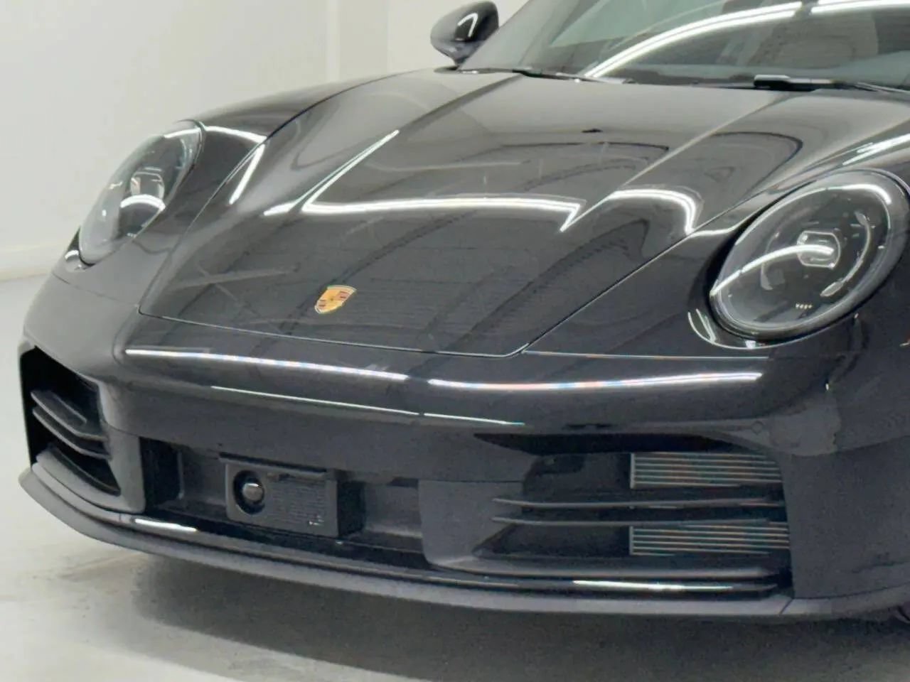 Used 2025 Porsche 911 Carrera RWD image 39
