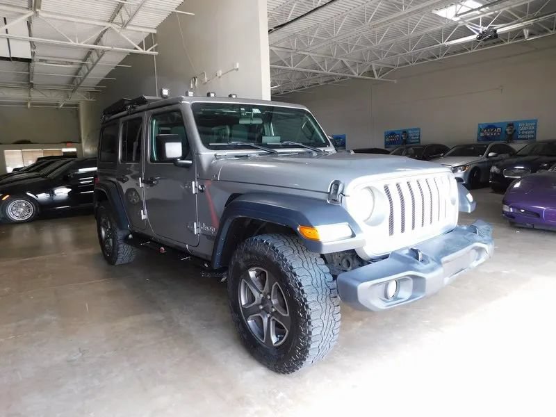 Used 2018 Jeep Wrangler Unlimited Sport S AWD/4WD image 3