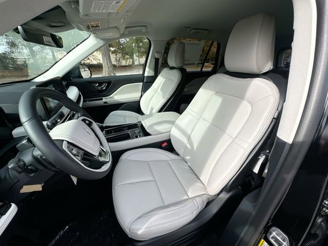 New 2026 Lincoln Aviator AWD image 11