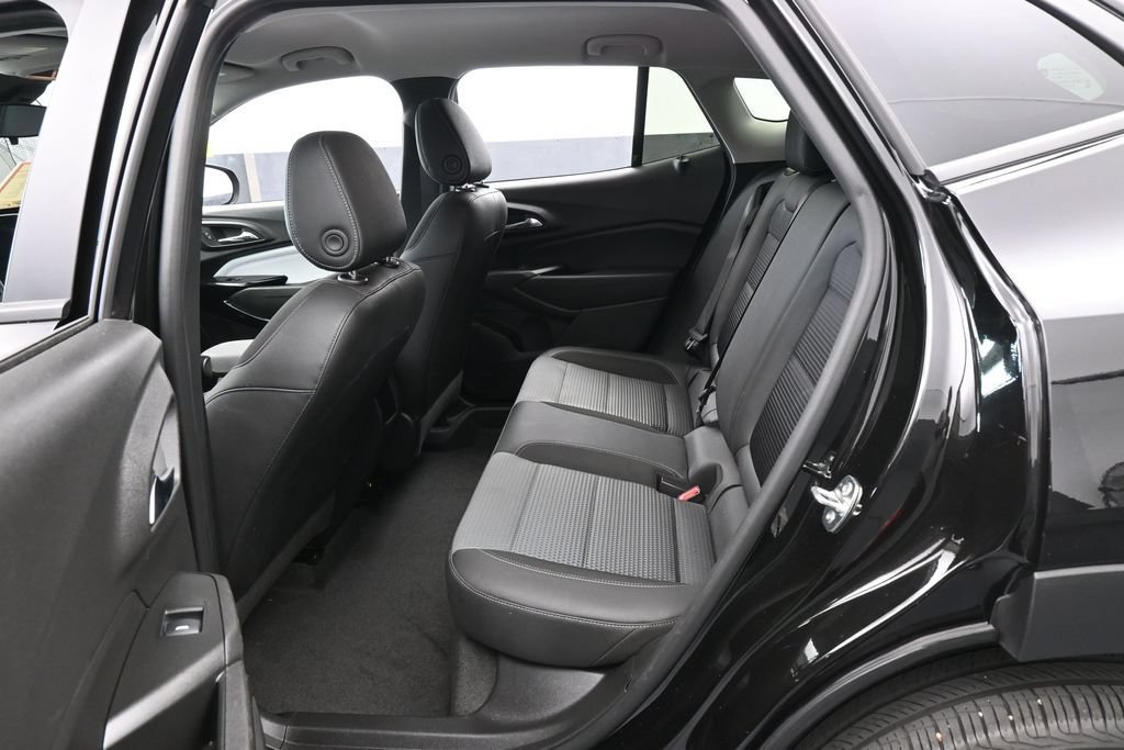 Used 2026 Chevrolet Trax LT FWD image 28