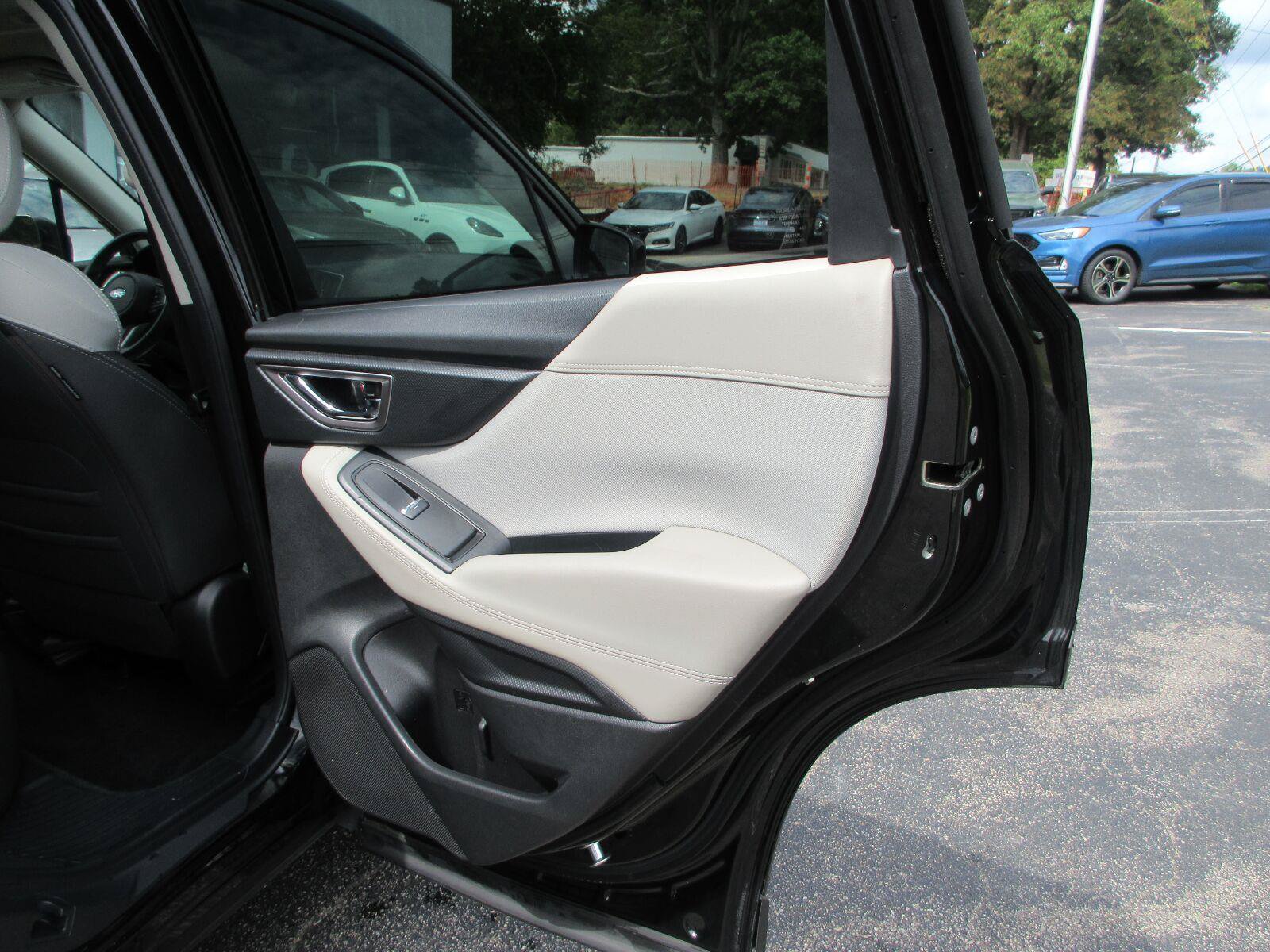 Used 2020 Subaru Forester Premium AWD/4WD image 19