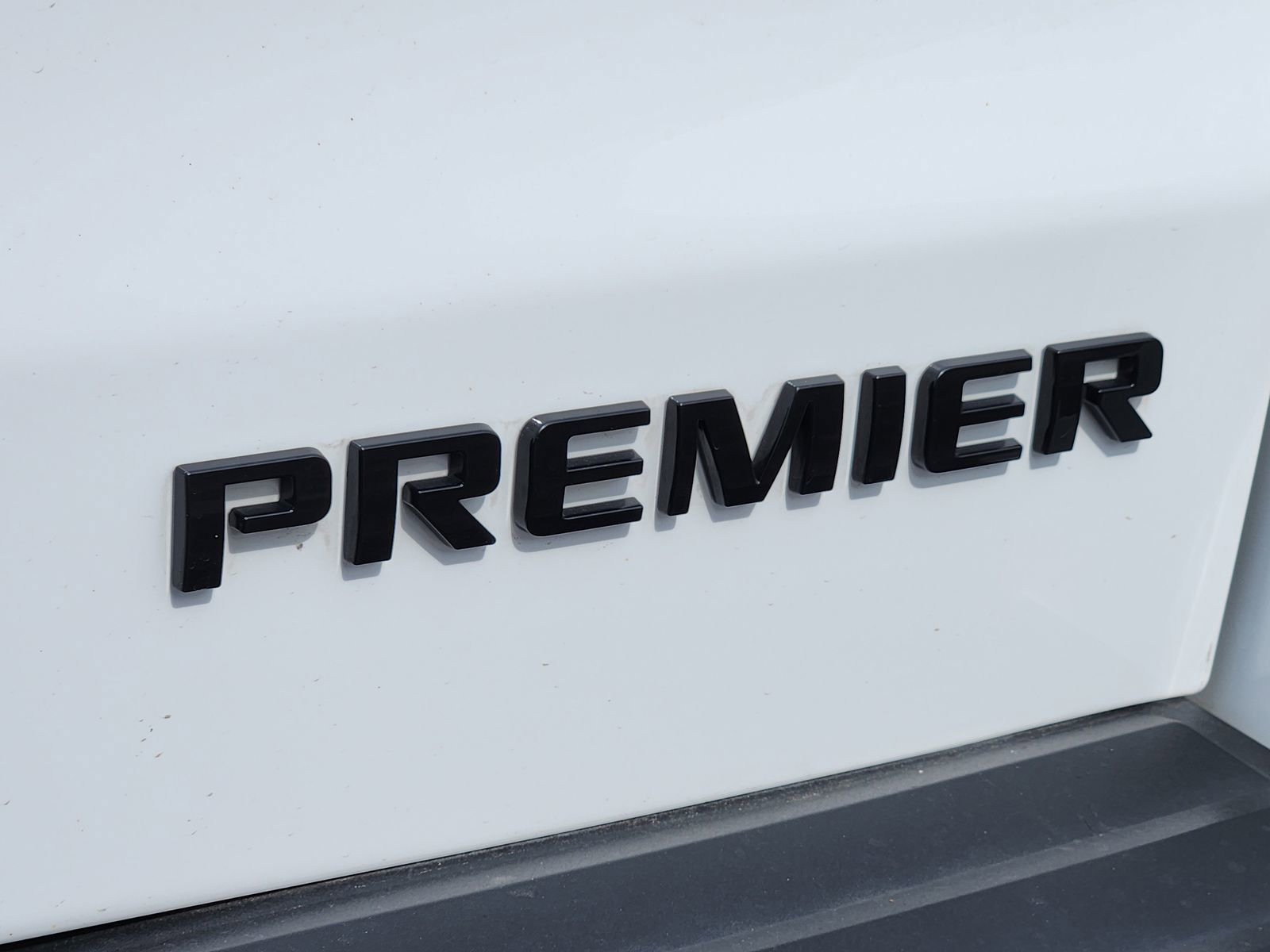 Used 2019 Chevrolet Suburban Premier image 13