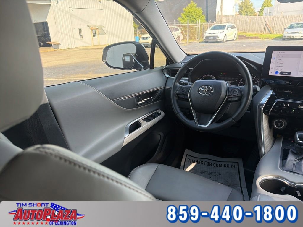 Used 2024 Toyota Venza XLE AWD/4WD image 24