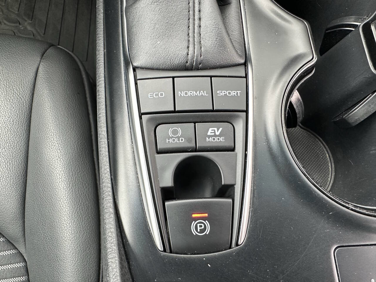 Used 2018 Toyota Camry SE image 29