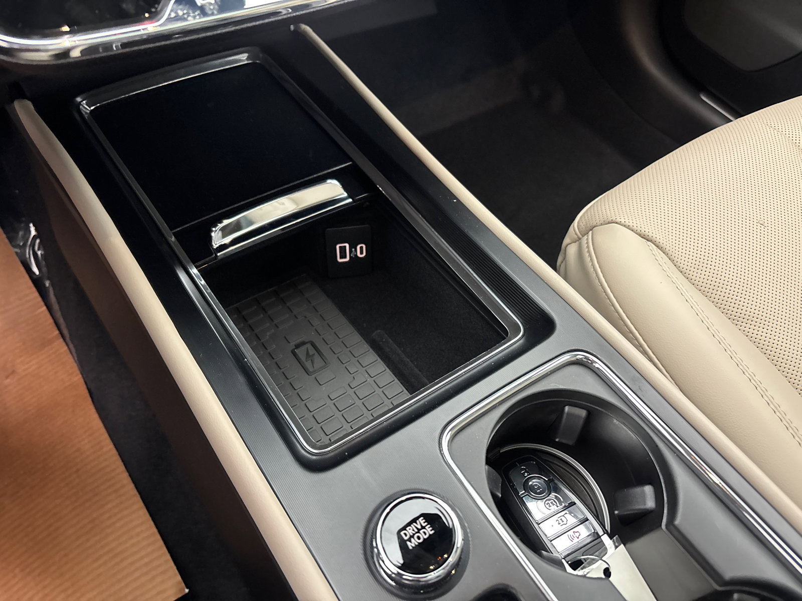 New 2026 Lincoln Corsair Grand Touring image 23