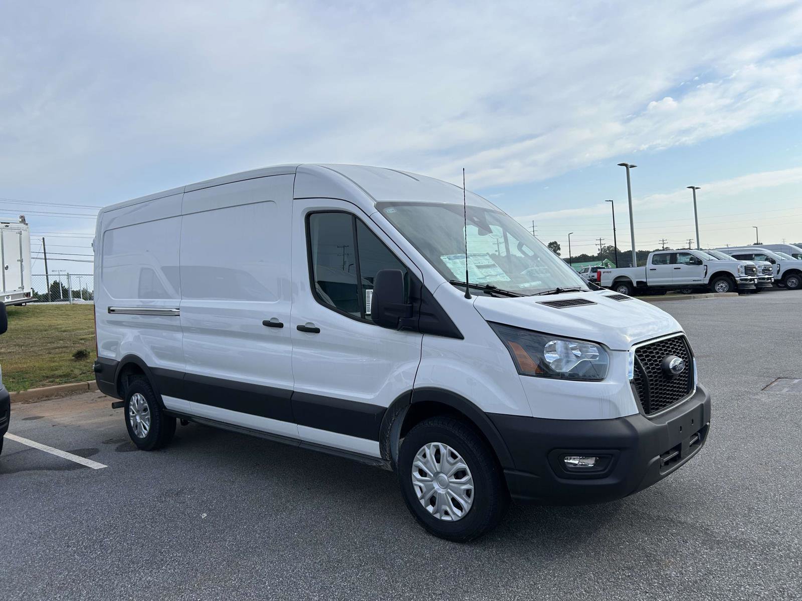 New 2025 Ford Transit 250 148 Medium Roof w/ Exterior Upgrade Package