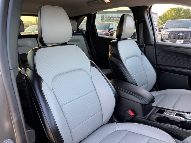 Used 2025 Ford Escape Platinum FWD image 19
