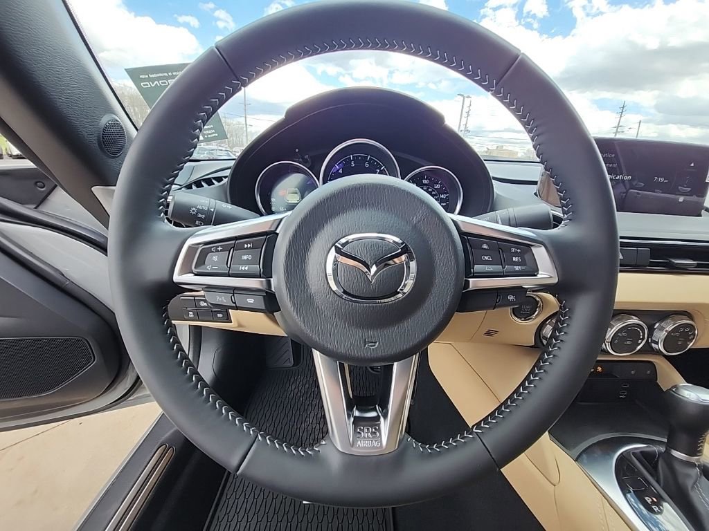 New 2026 MAZDA MX-5 Miata RF Grand Touring w/ Appearance Package RWD image 8
