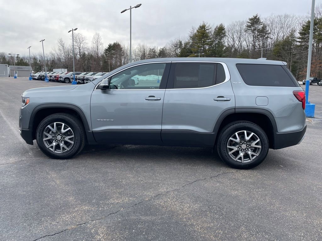 Used 2023 GMC Acadia SLE image 3