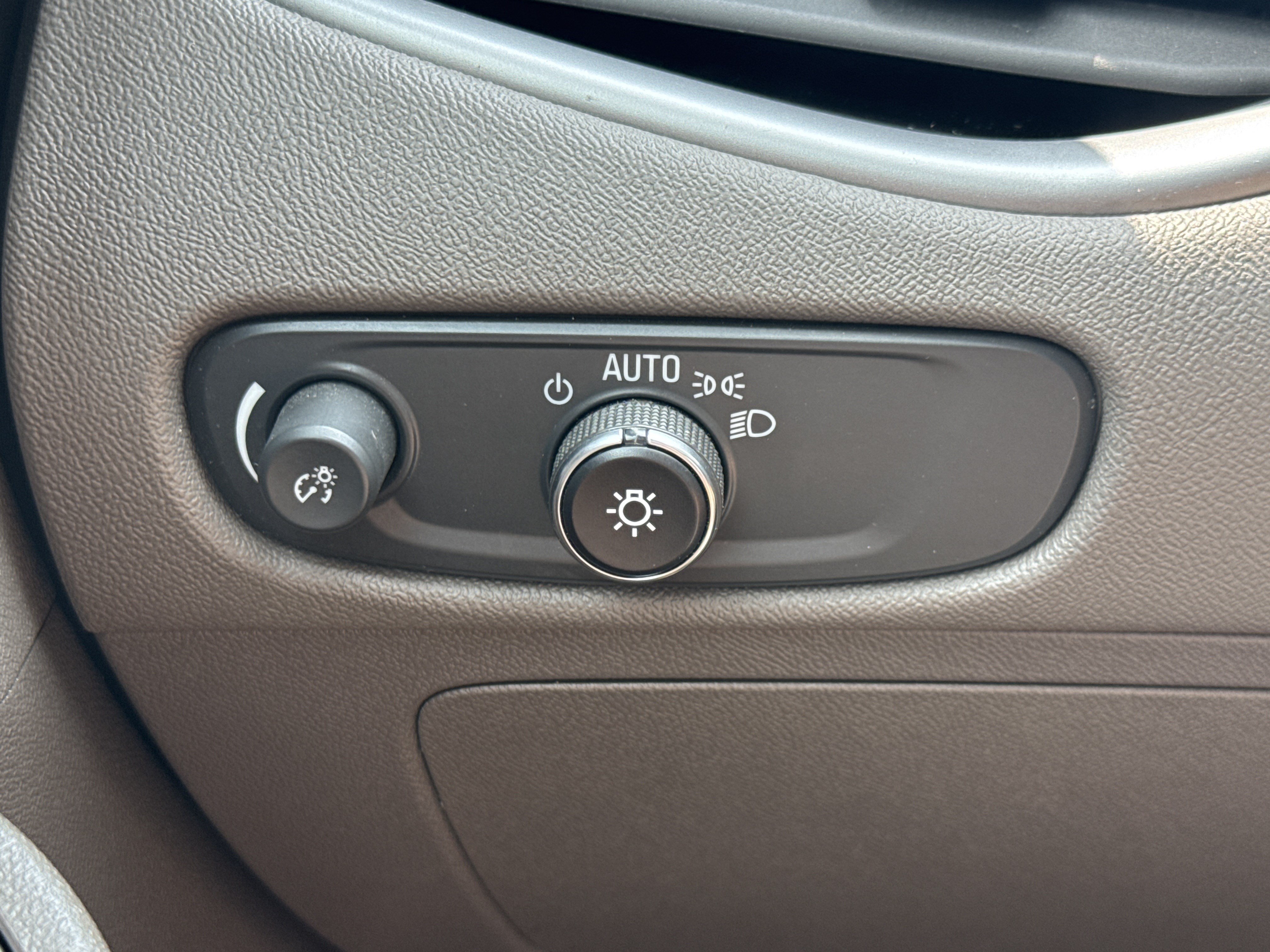 Used 2025 Chevrolet Malibu LT FWD image 15