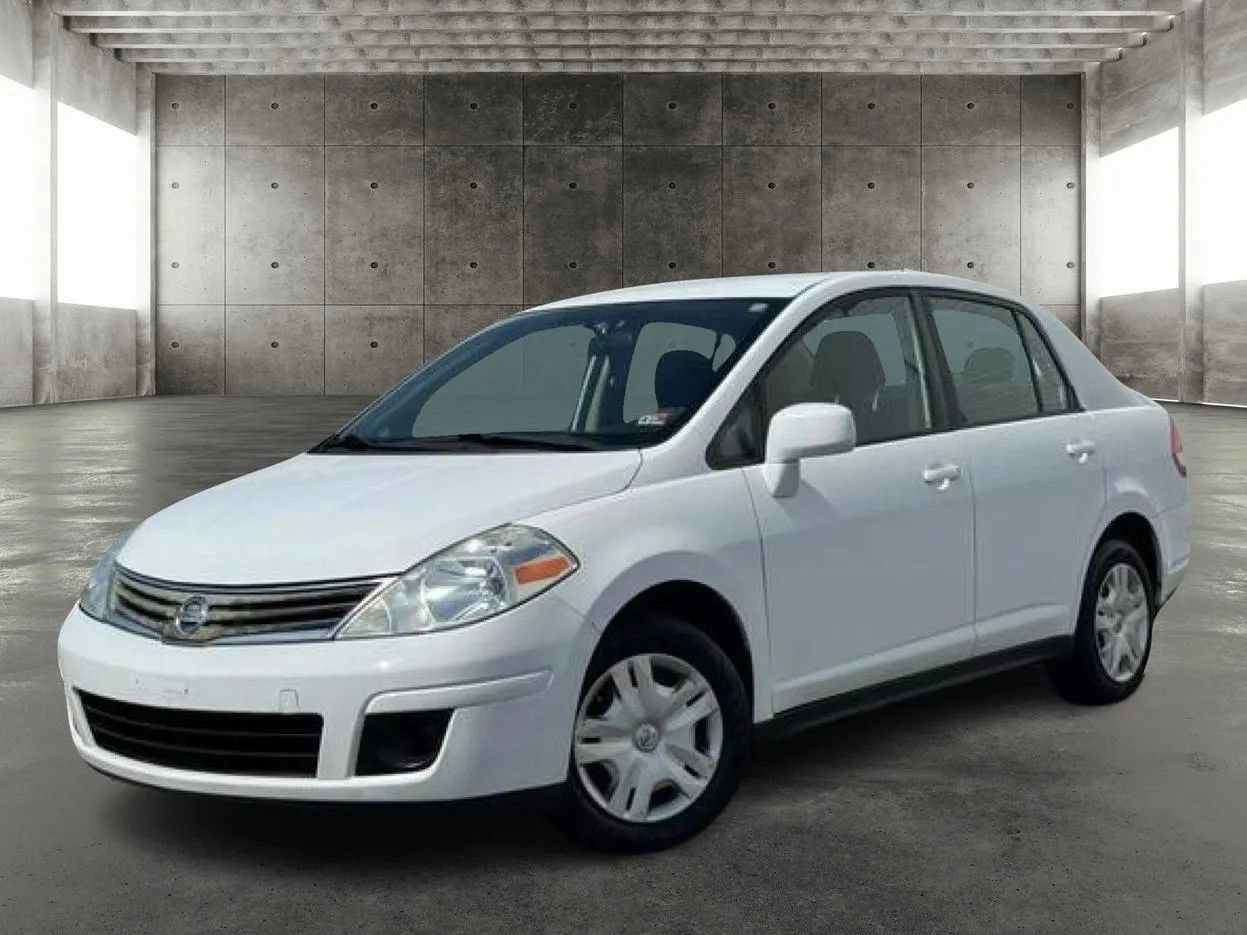 Used 2011 Nissan Versa 1.8 S FWD image 1