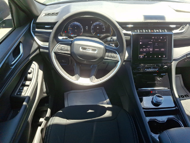 New 2026 Jeep Grand Cherokee Laredo w/ MOPAR Finishing Package AWD/4WD image 7