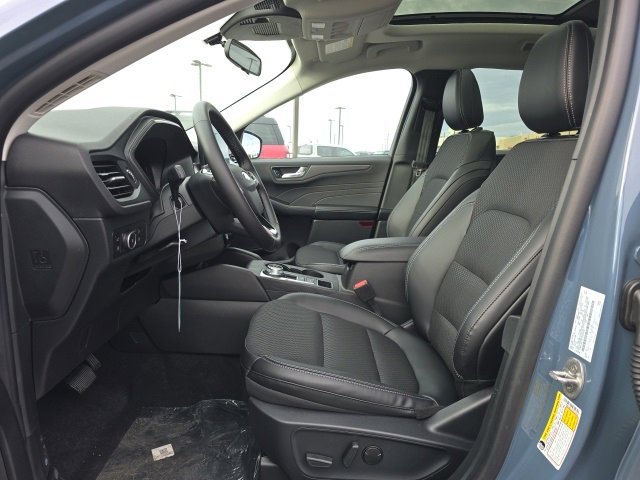 New 2026 Ford Escape SE w/ Class II Trailer Tow Package image 16