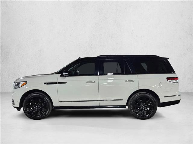 Used 2022 Lincoln Navigator Black Label image 9