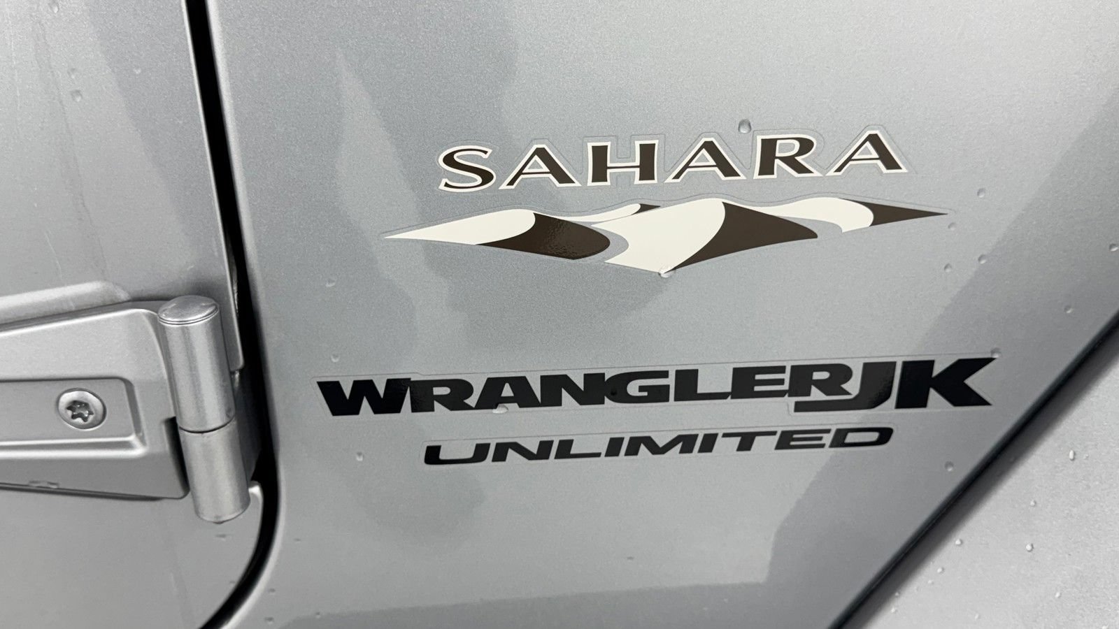 Used 2018 Jeep Wrangler Unlimited Sahara w/ Connectivity Group AWD/4WD image 30