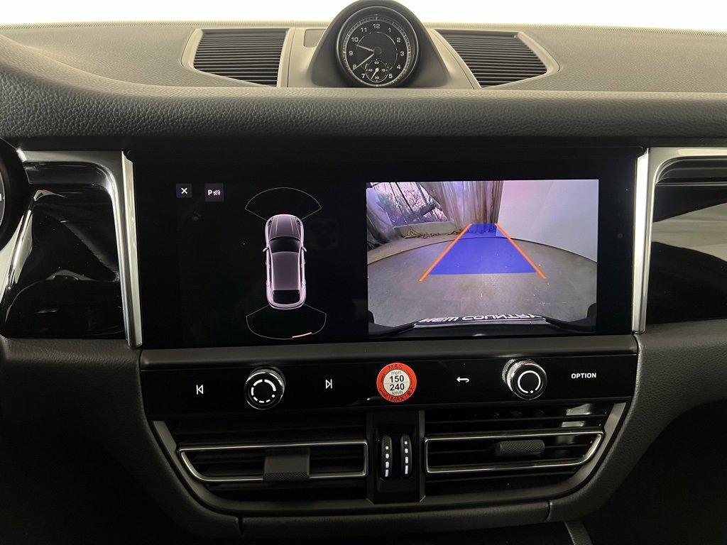 Used 2025 Porsche Macan image 34