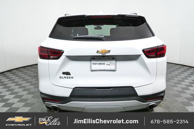 New 2026 Chevrolet Blazer LT w/ Convenience Package FWD image 24
