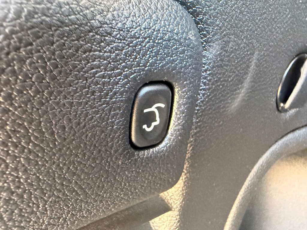 Used 2022 Jeep Grand Cherokee Laredo X image 29