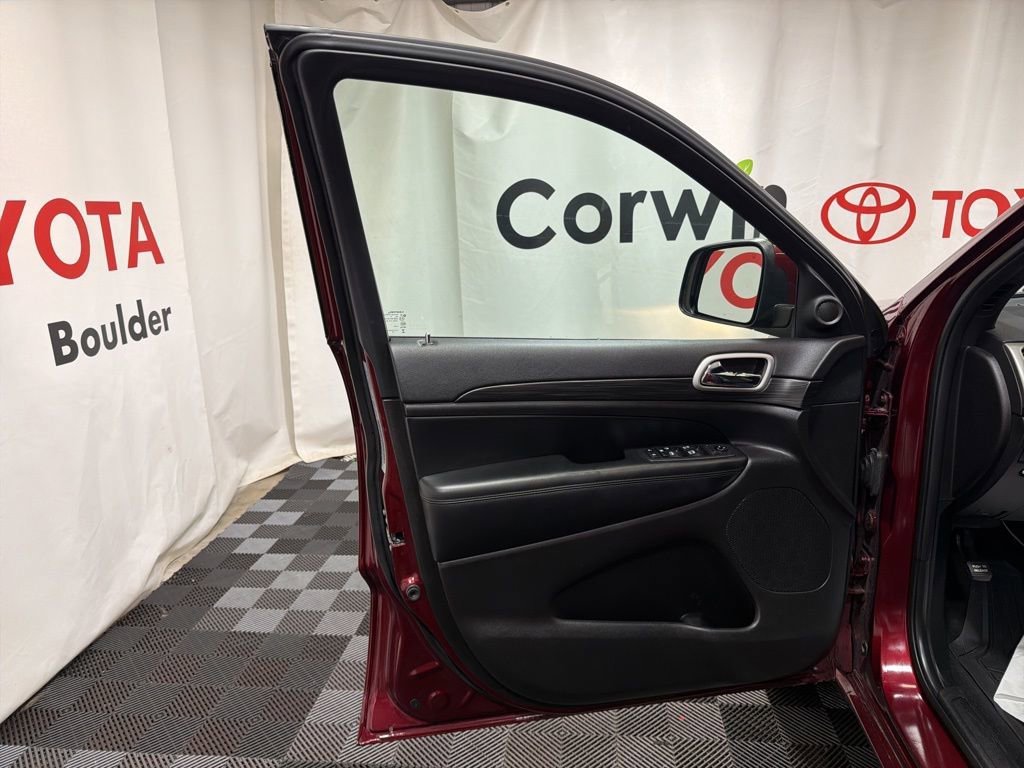 Used 2019 Jeep Grand Cherokee Altitude image 21